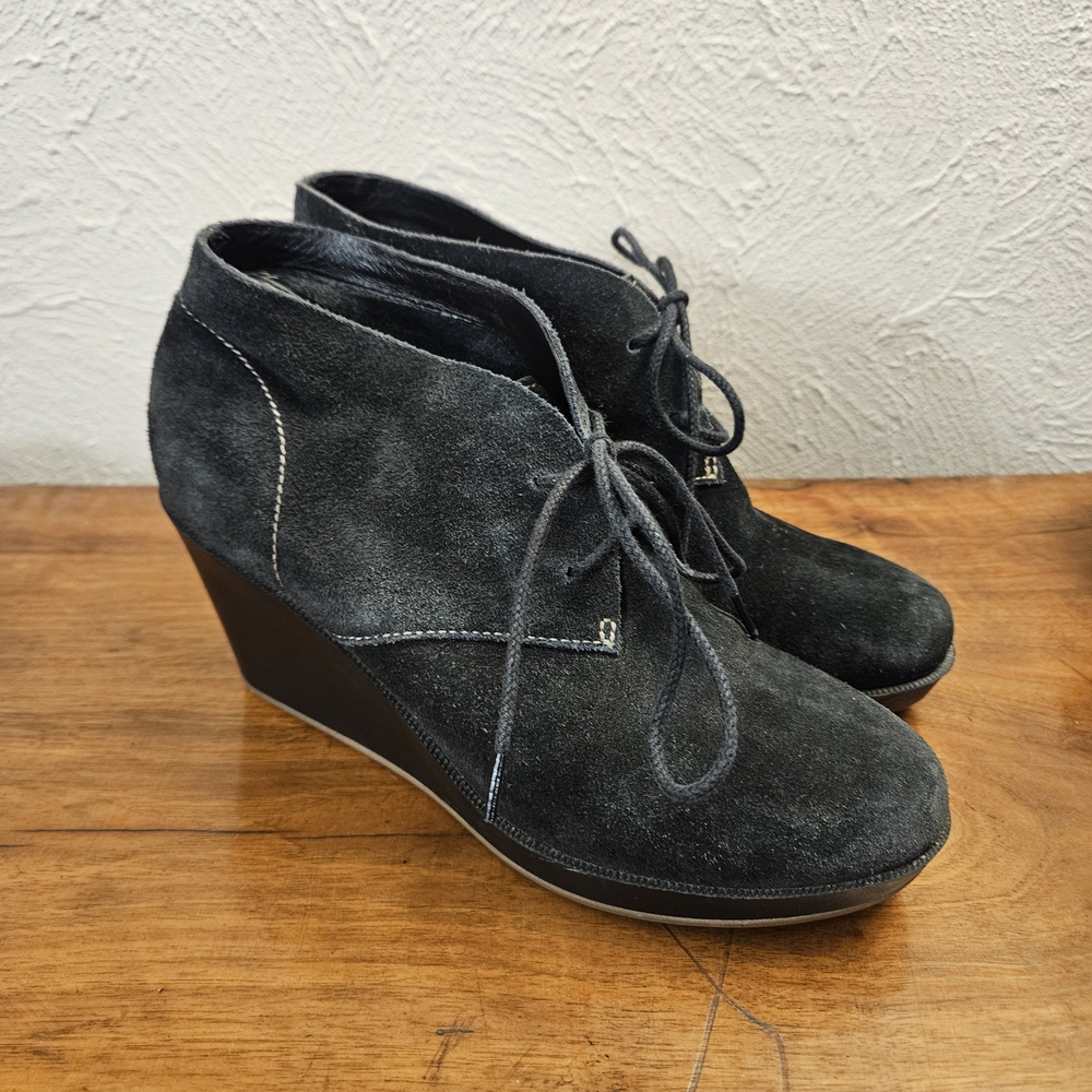 Cole Haan NikeAir Britt Chukka Suede Ankle Wedge Booties Womens Size 9.5B